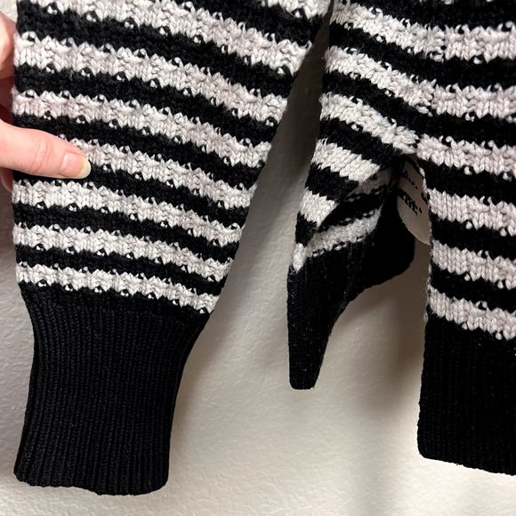 Gap Sz L Split Hem Turtleneck Sweater Merino Fine Wool Black & White Stripes - Picture 5 of 10